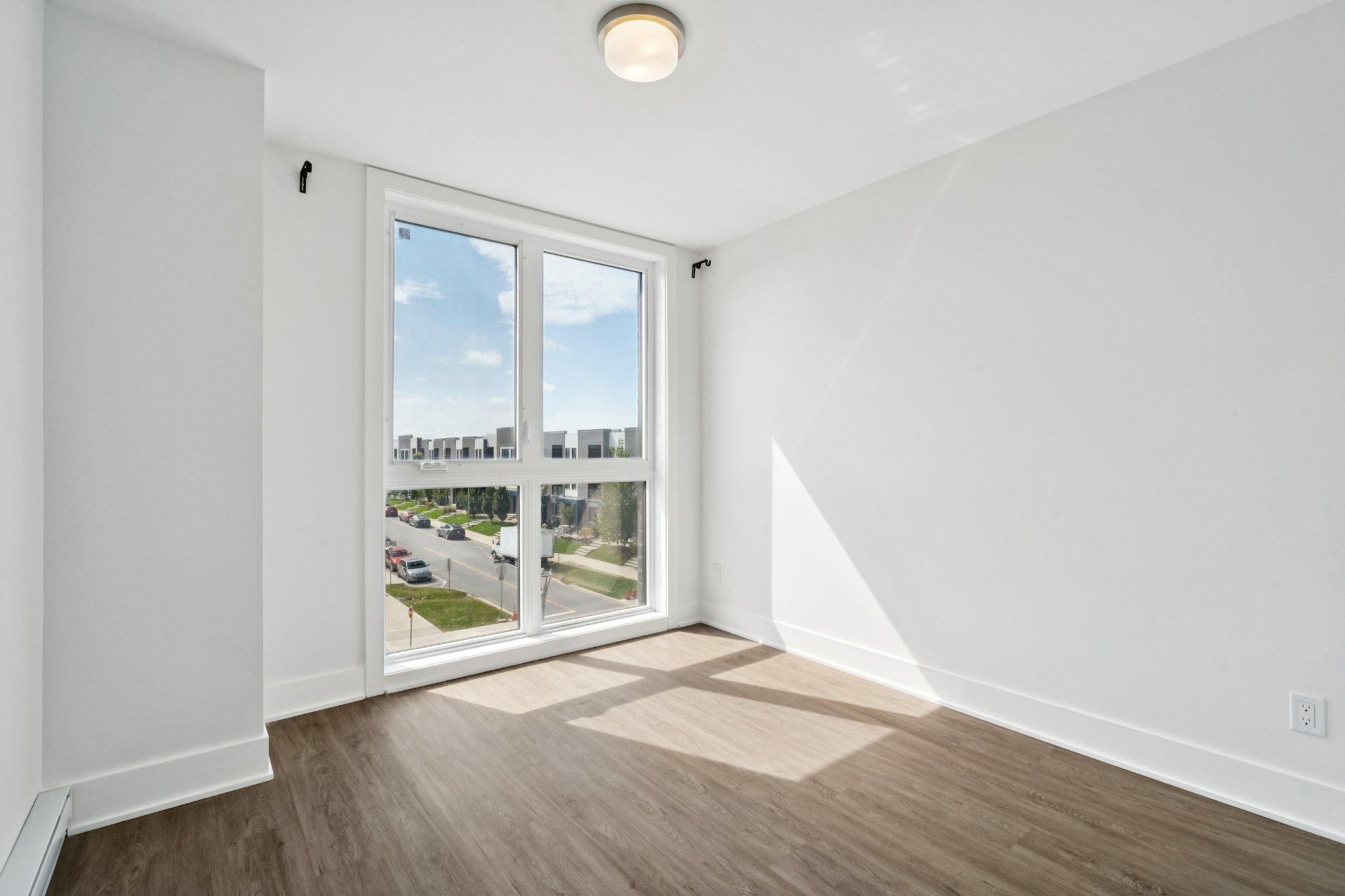 









346


Rue d'Émeraude

,
Candiac,




QC
J5R0S1

