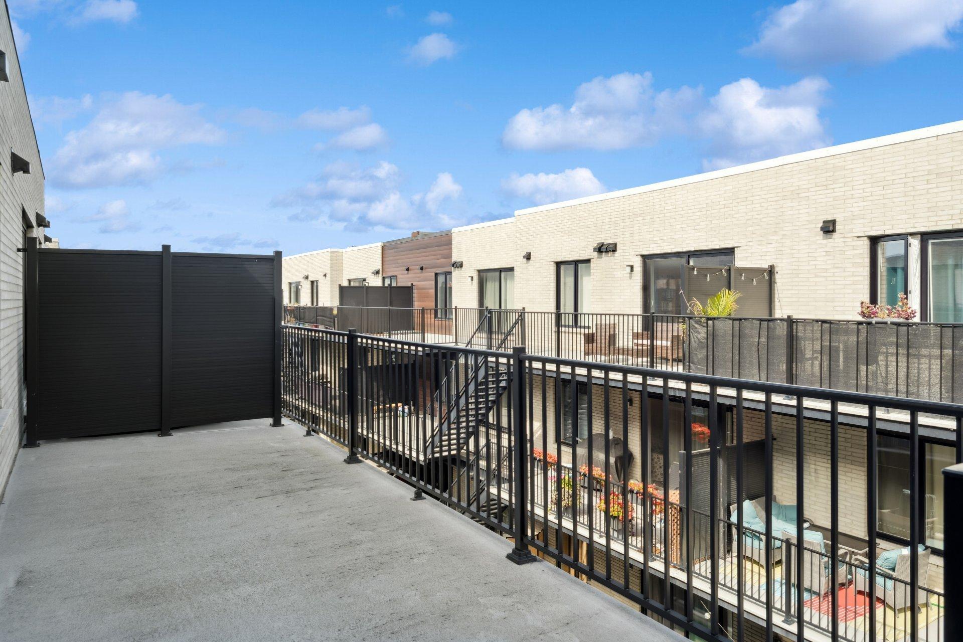 









346


Rue d'Émeraude

,
Candiac,




QC
J5R0S1

