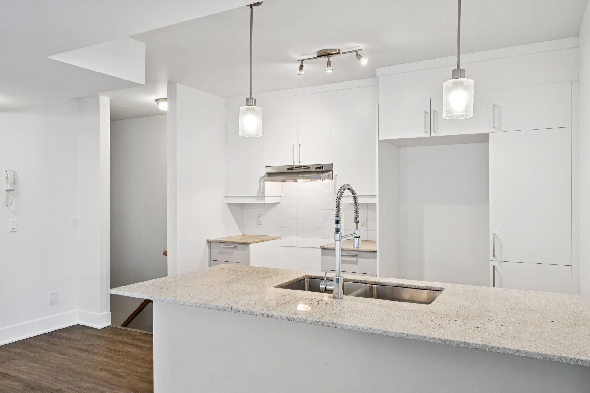 









346


Rue d'Émeraude

,
Candiac,




QC
J5R0S1

