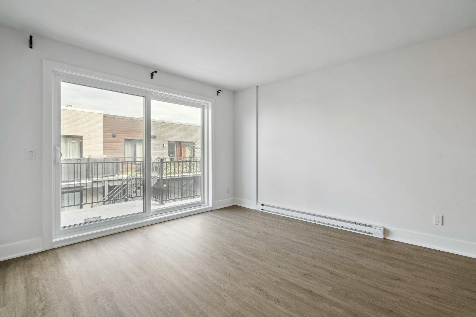 









346


Rue d'Émeraude

,
Candiac,




QC
J5R0S1

