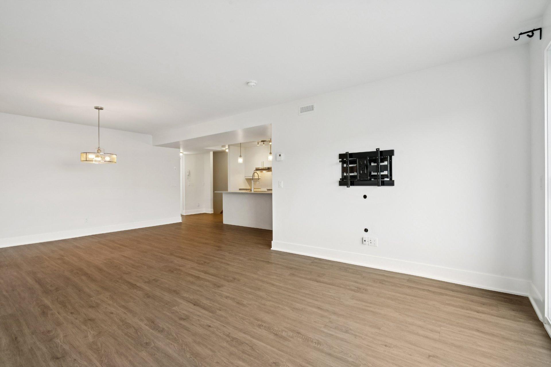 









346


Rue d'Émeraude

,
Candiac,




QC
J5R0S1

