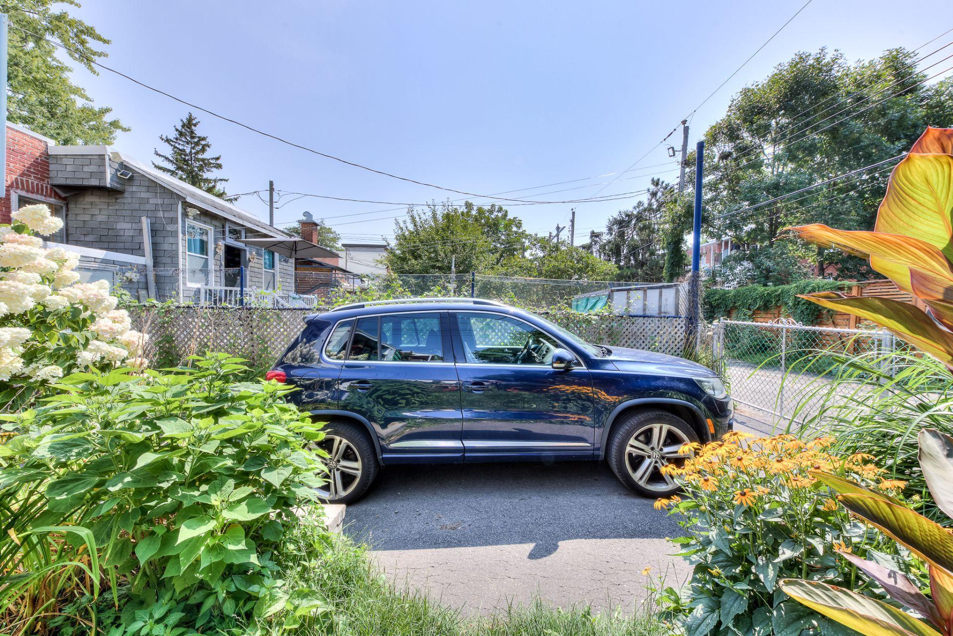 









5440


15e Avenue

, 1,
Montréal (Rosemont/La Petite-Patrie),




QC
H1X2T8

