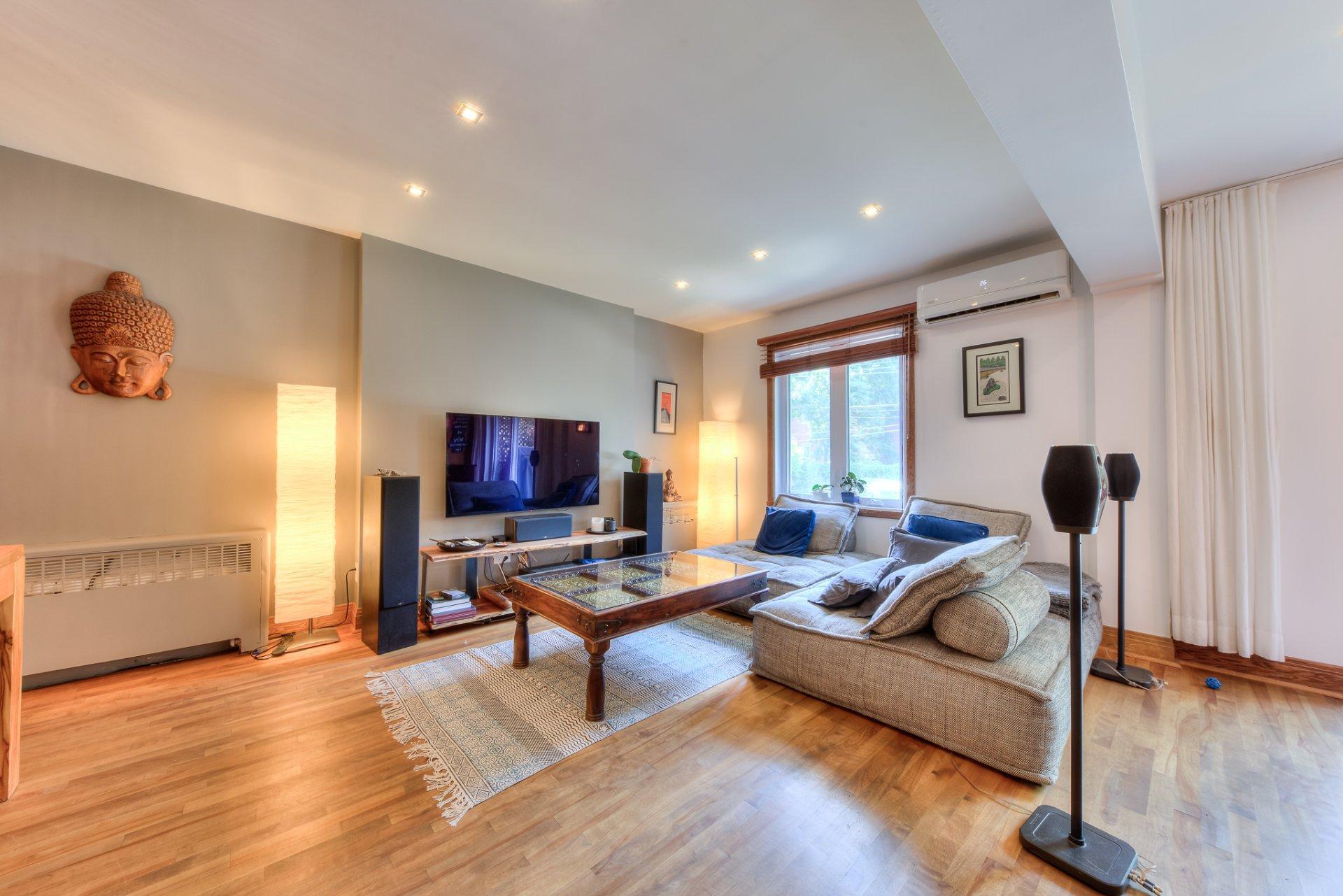 









5440


15e Avenue

, 1,
Montréal (Rosemont/La Petite-Patrie),




QC
H1X2T8


