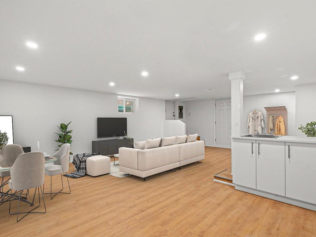 









5739


Av. Trans Island

,
Côte-des-Neiges/Notre-Dame-de-Grâce (Montréal),




QC
H3W3B3

