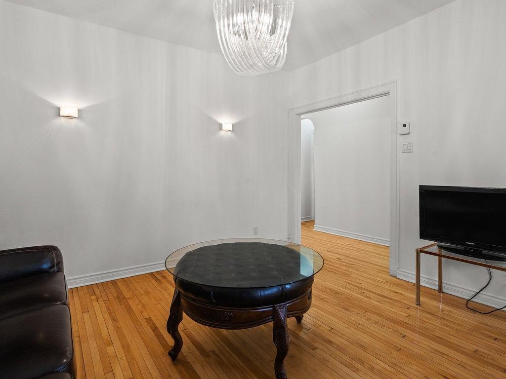 









5739


Av. Trans Island

,
Côte-des-Neiges/Notre-Dame-de-Grâce (Montréal),




QC
H3W3B3

