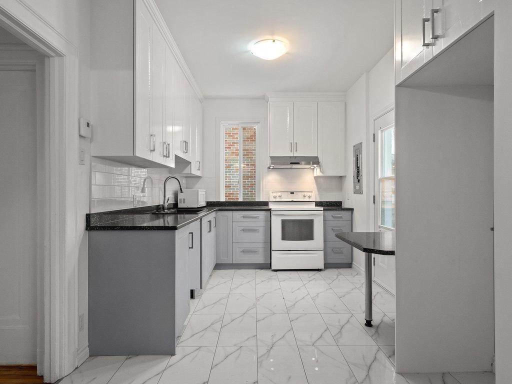 









5739


Av. Trans Island

,
Côte-des-Neiges/Notre-Dame-de-Grâce (Montréal),




QC
H3W3B3

