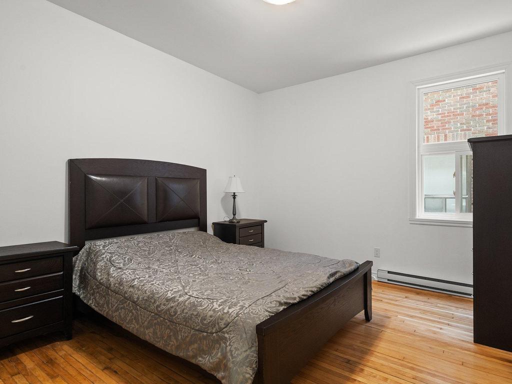 









5739


Av. Trans Island

,
Côte-des-Neiges/Notre-Dame-de-Grâce (Montréal),




QC
H3W3B3

