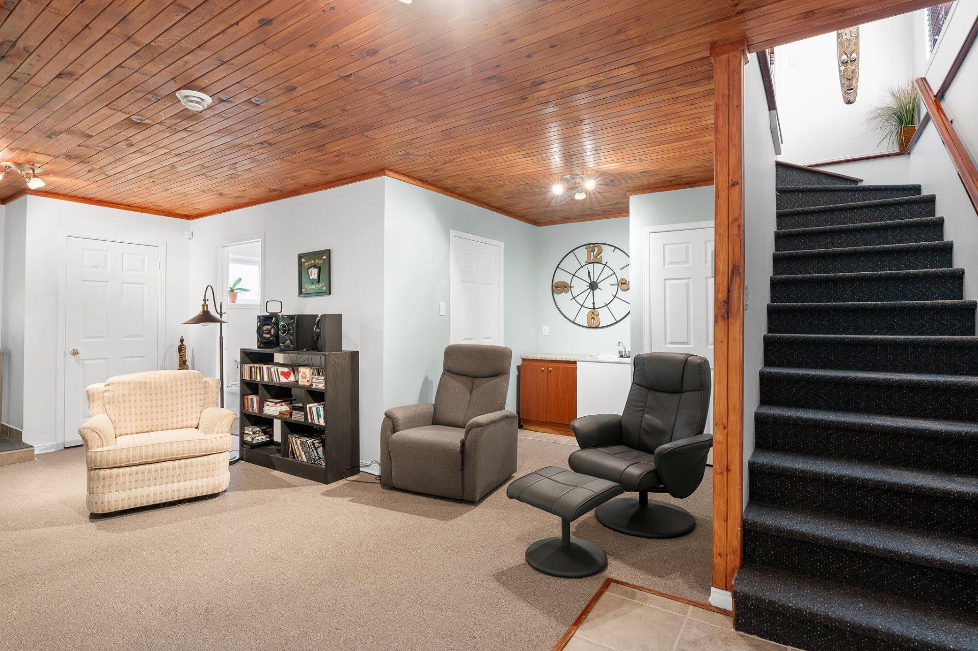 









130


Rue Marguerite

,
Sainte-Agathe-des-Monts,




QC
J8C3L7

