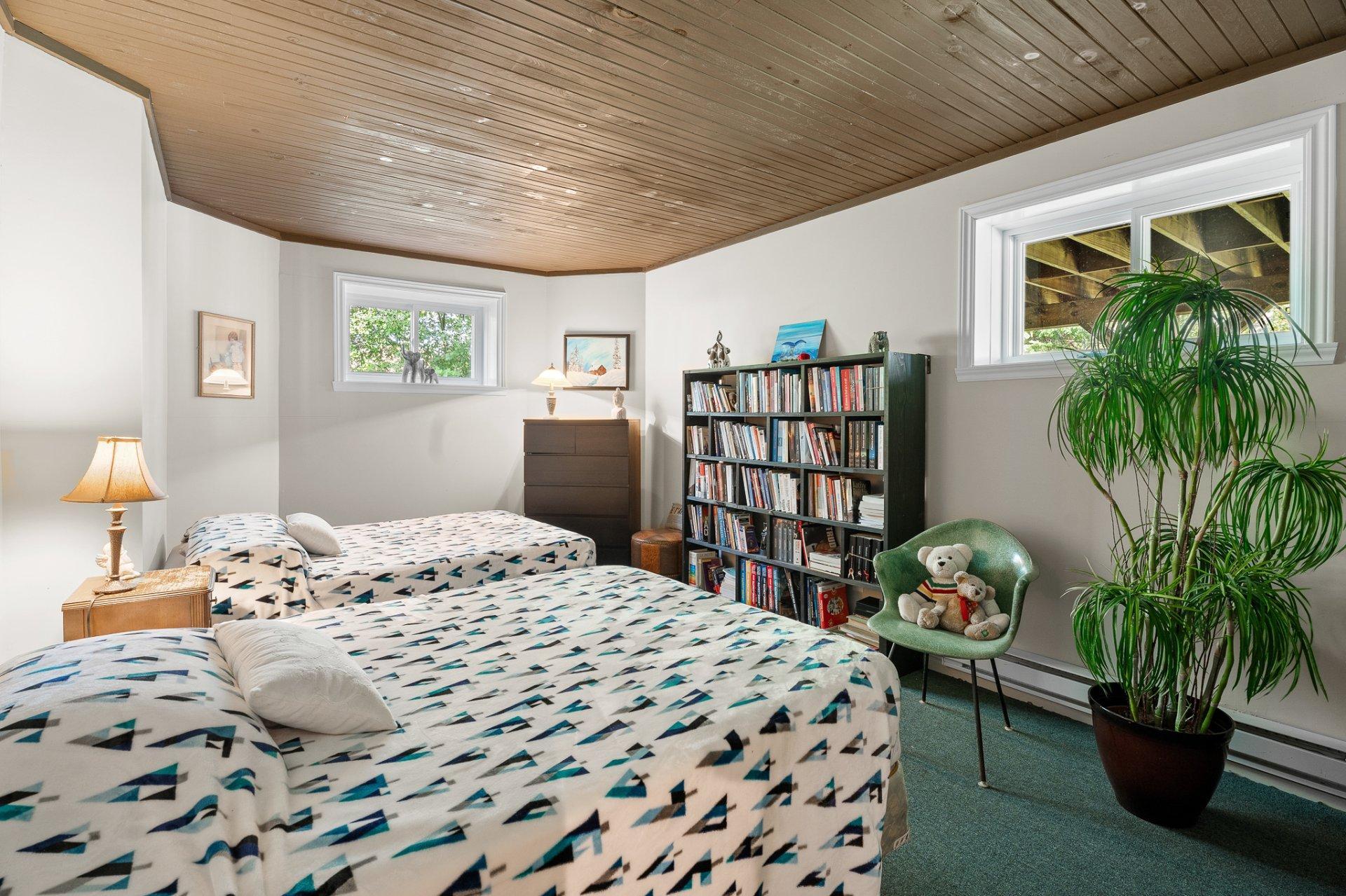 









130


Rue Marguerite

,
Sainte-Agathe-des-Monts,




QC
J8C3L7

