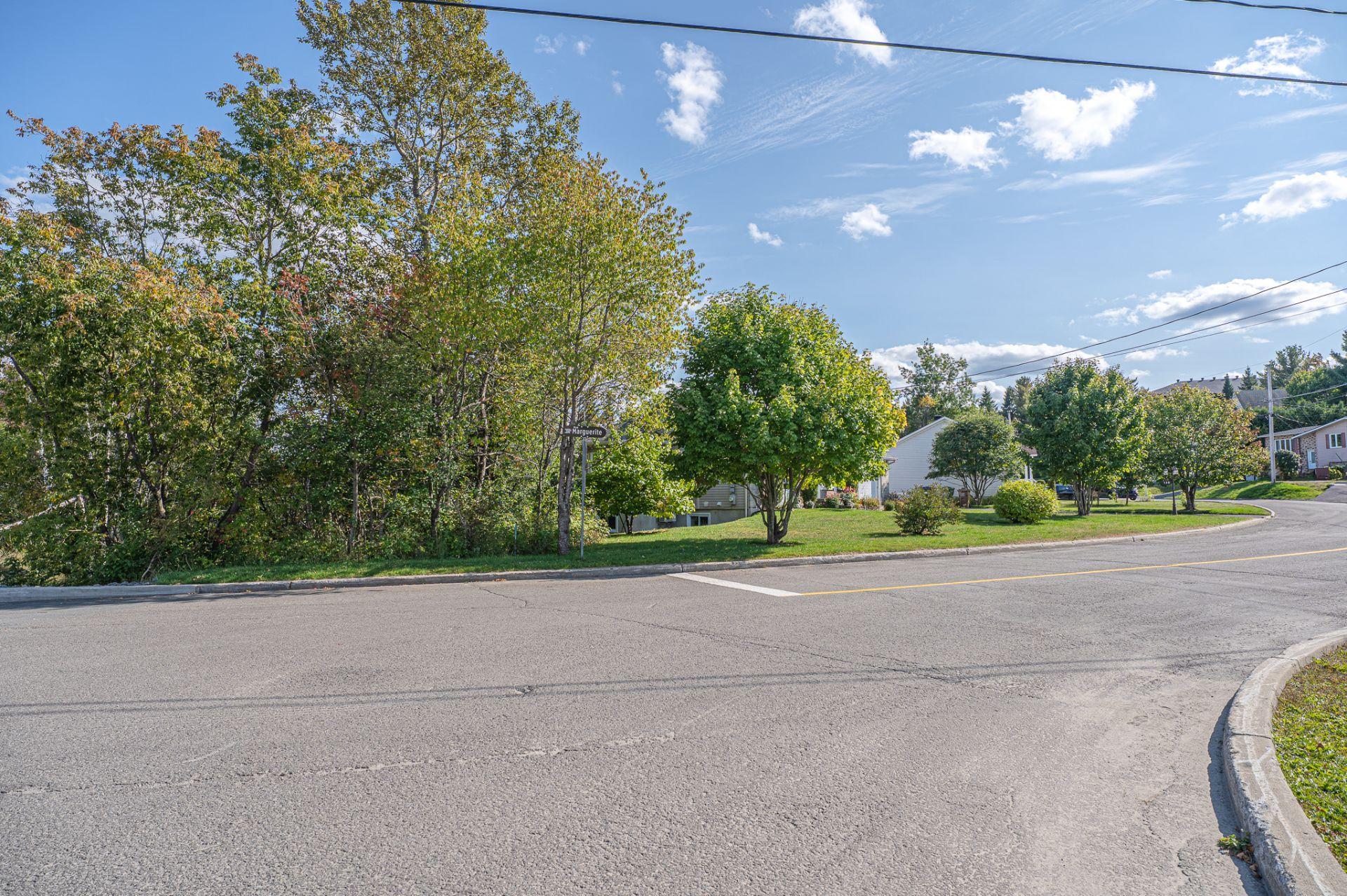 









130


Rue Marguerite

,
Sainte-Agathe-des-Monts,




QC
J8C3L7

