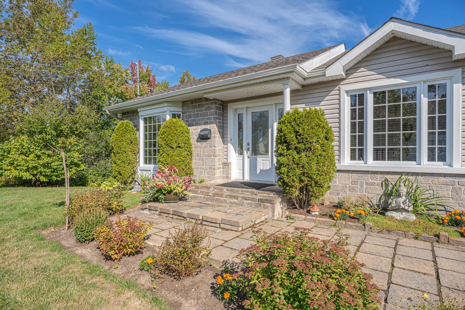 









130


Rue Marguerite

,
Sainte-Agathe-des-Monts,




QC
J8C3L7

