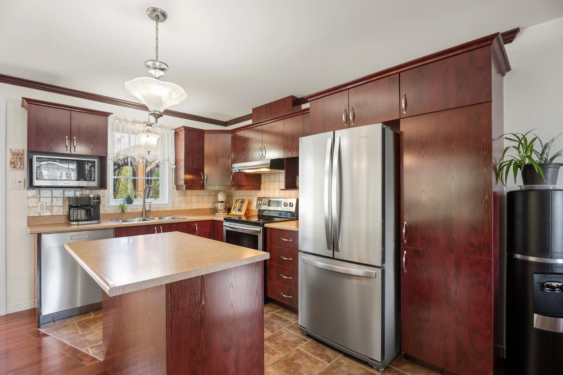 









130


Rue Marguerite

,
Sainte-Agathe-des-Monts,




QC
J8C3L7

