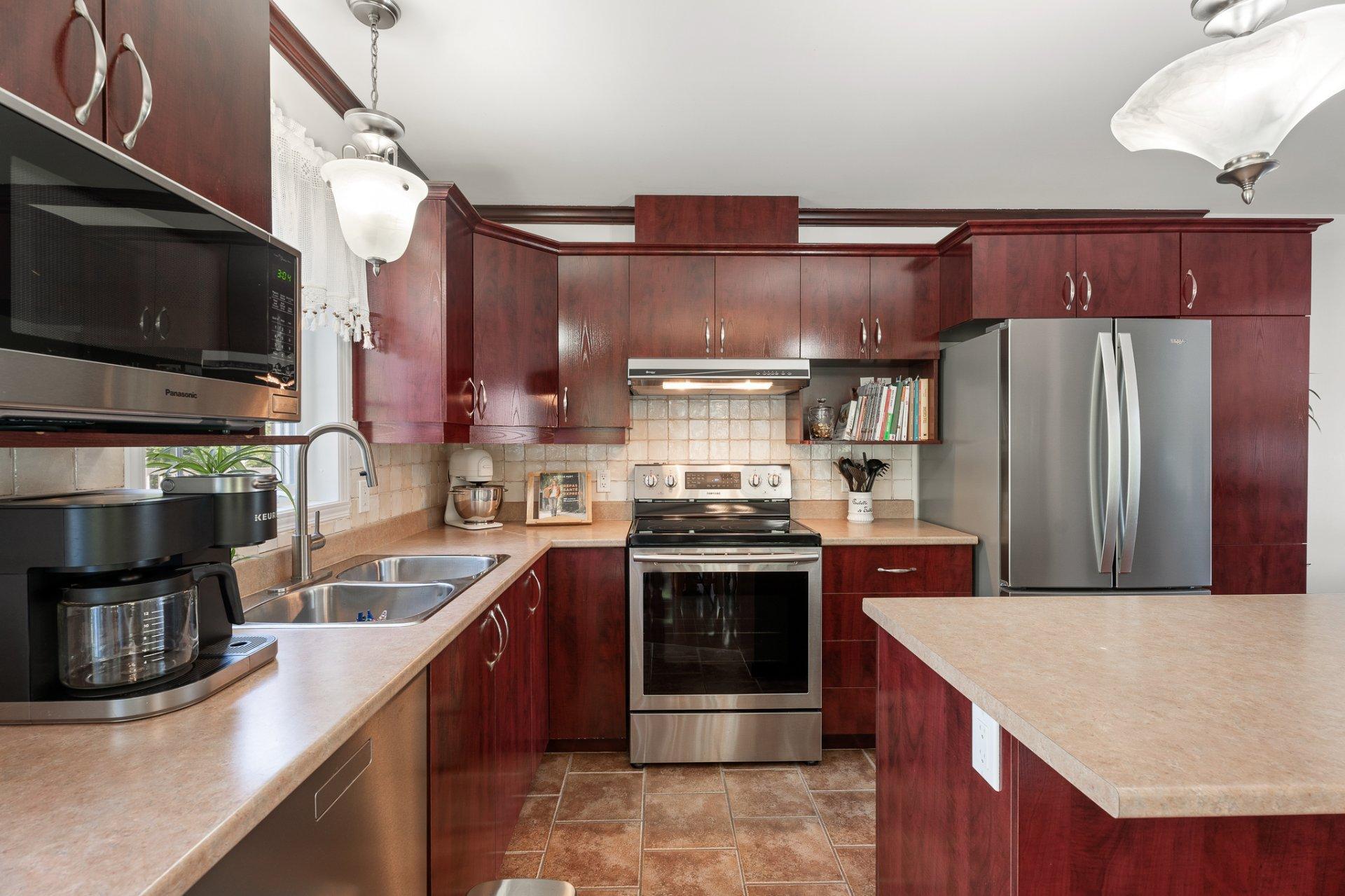 









130


Rue Marguerite

,
Sainte-Agathe-des-Monts,




QC
J8C3L7

