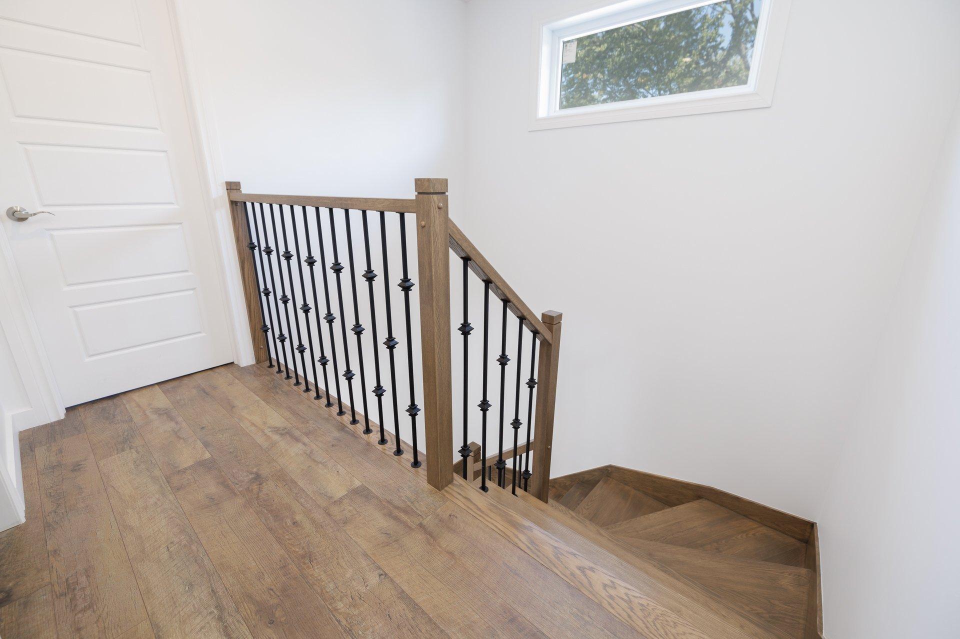 









19


8e Avenue

,
Laval (Auteuil),




QC
H7H2M2

