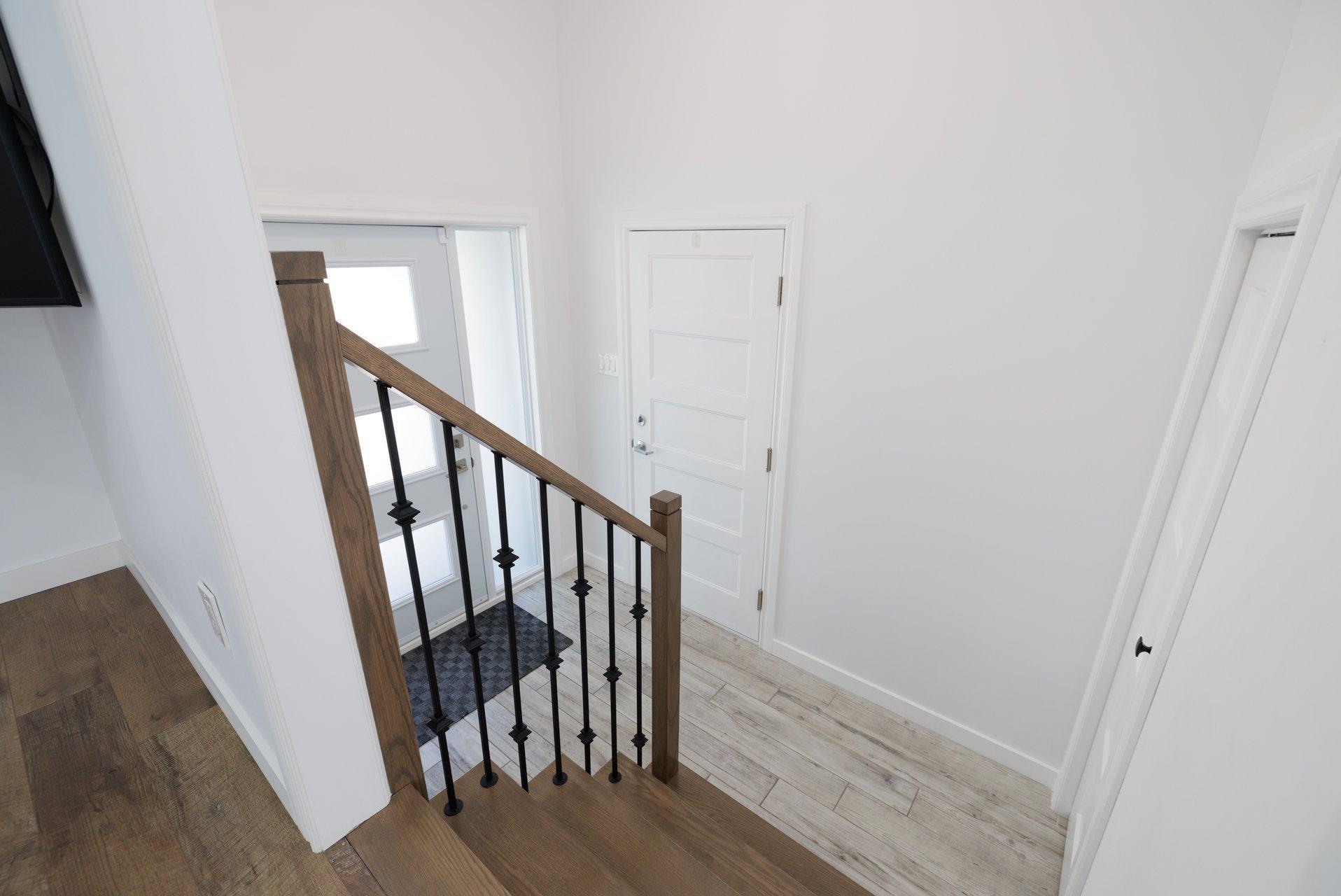 









19


8e Avenue

,
Laval (Auteuil),




QC
H7H2M2

