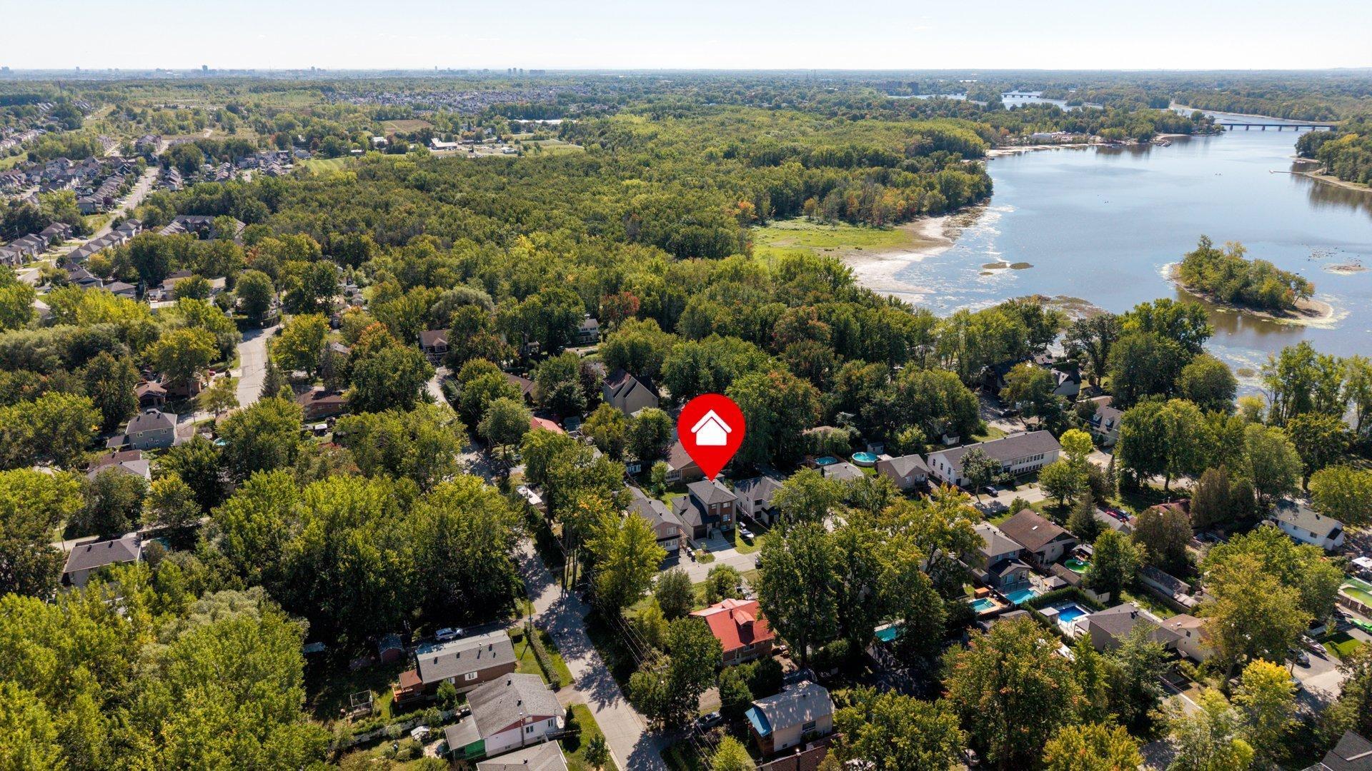 









19


8e Avenue

,
Laval (Auteuil),




QC
H7H2M2

