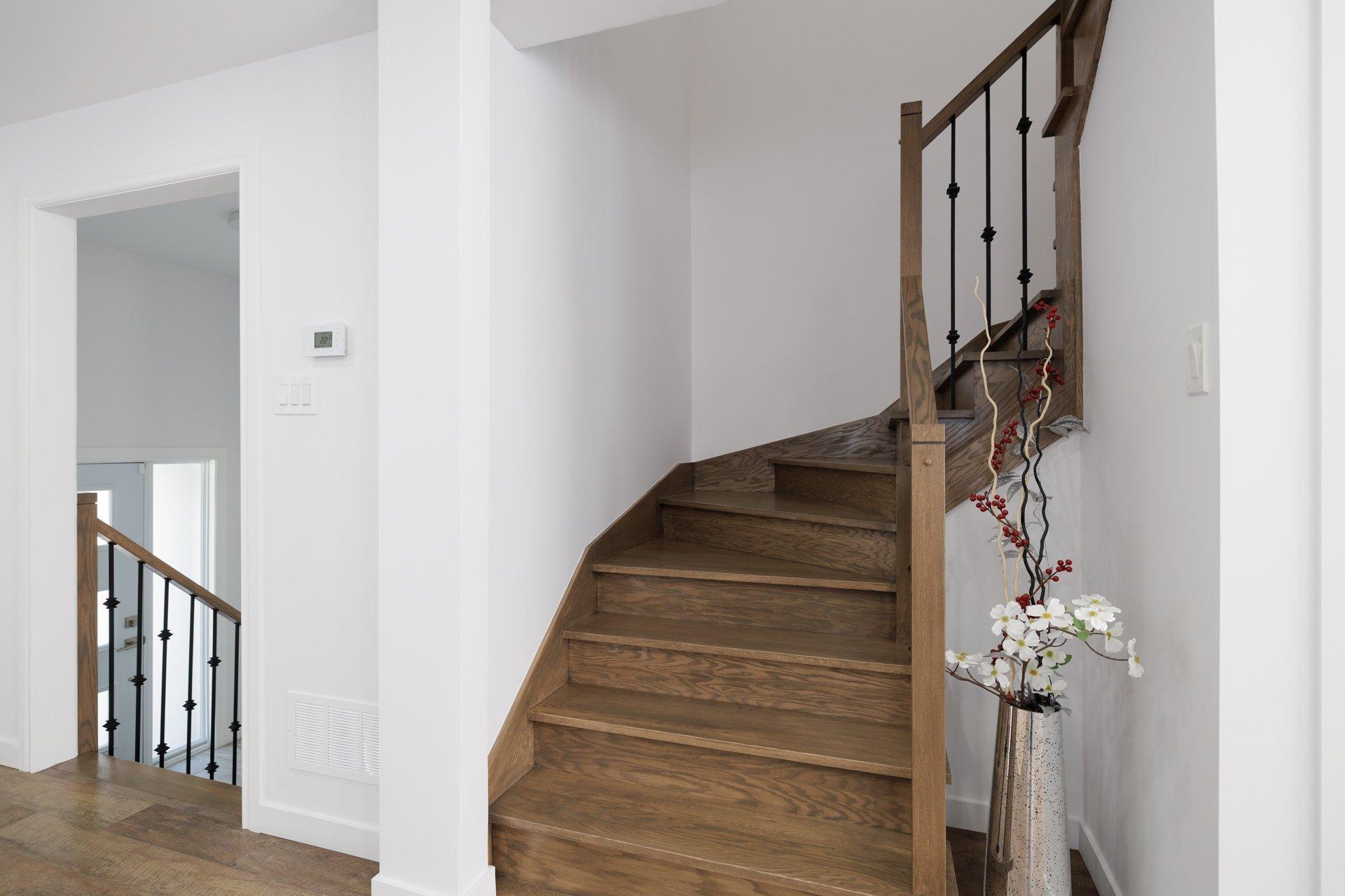 









19


8e Avenue

,
Laval (Auteuil),




QC
H7H2M2

