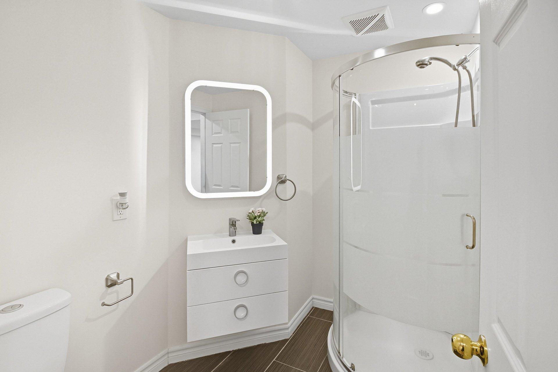 









45


Rue du Firmament

,
Gatineau (Hull),




QC
J9A3J1

