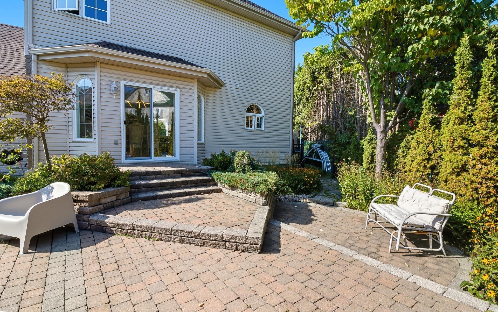 









45


Rue du Firmament

,
Gatineau (Hull),




QC
J9A3J1

