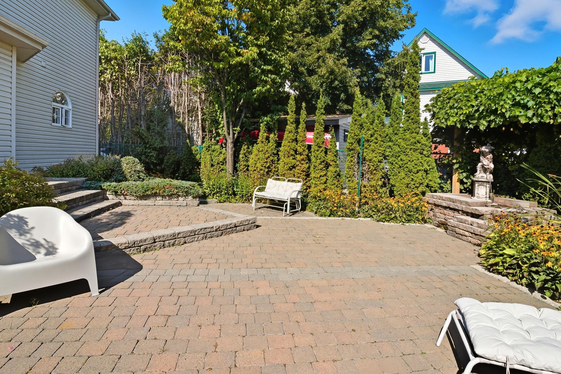 









45


Rue du Firmament

,
Gatineau (Hull),




QC
J9A3J1

