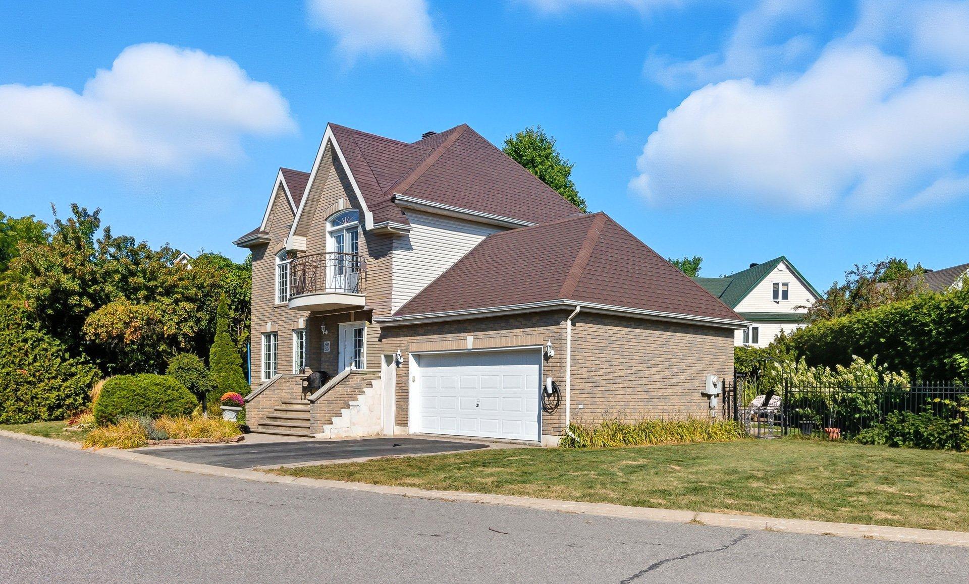 









45


Rue du Firmament

,
Gatineau (Hull),




QC
J9A3J1

