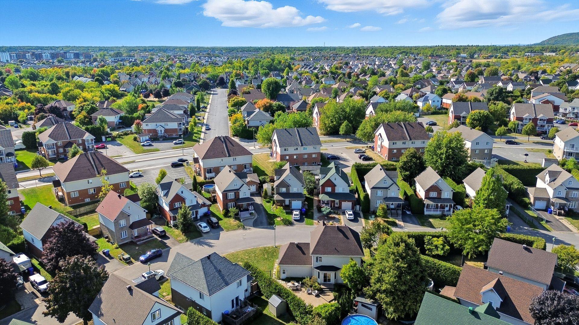 









45


Rue du Firmament

,
Gatineau (Hull),




QC
J9A3J1

