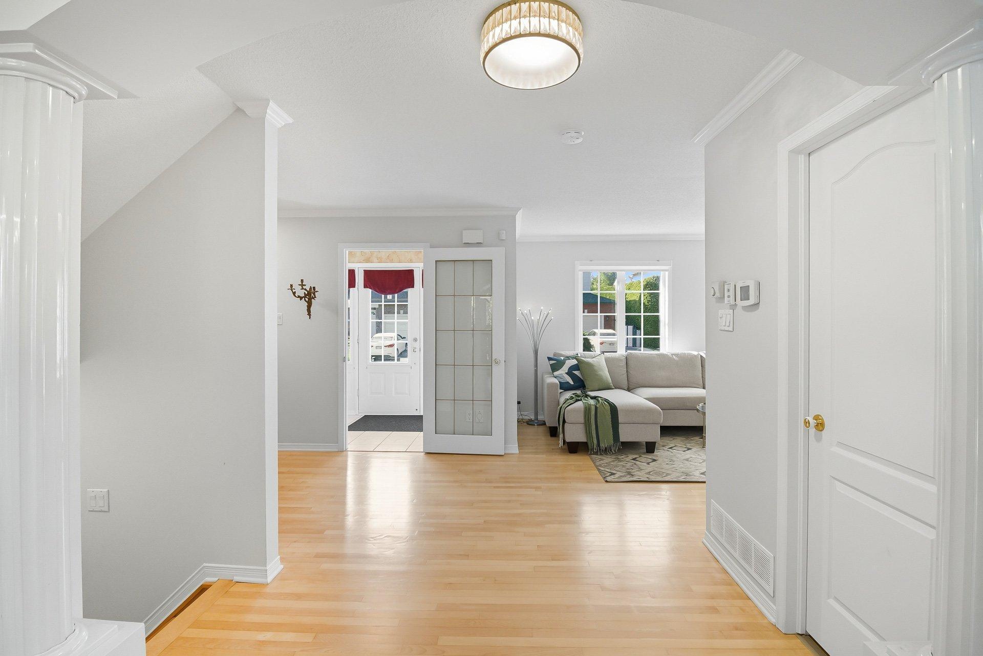 









45


Rue du Firmament

,
Gatineau (Hull),




QC
J9A3J1

