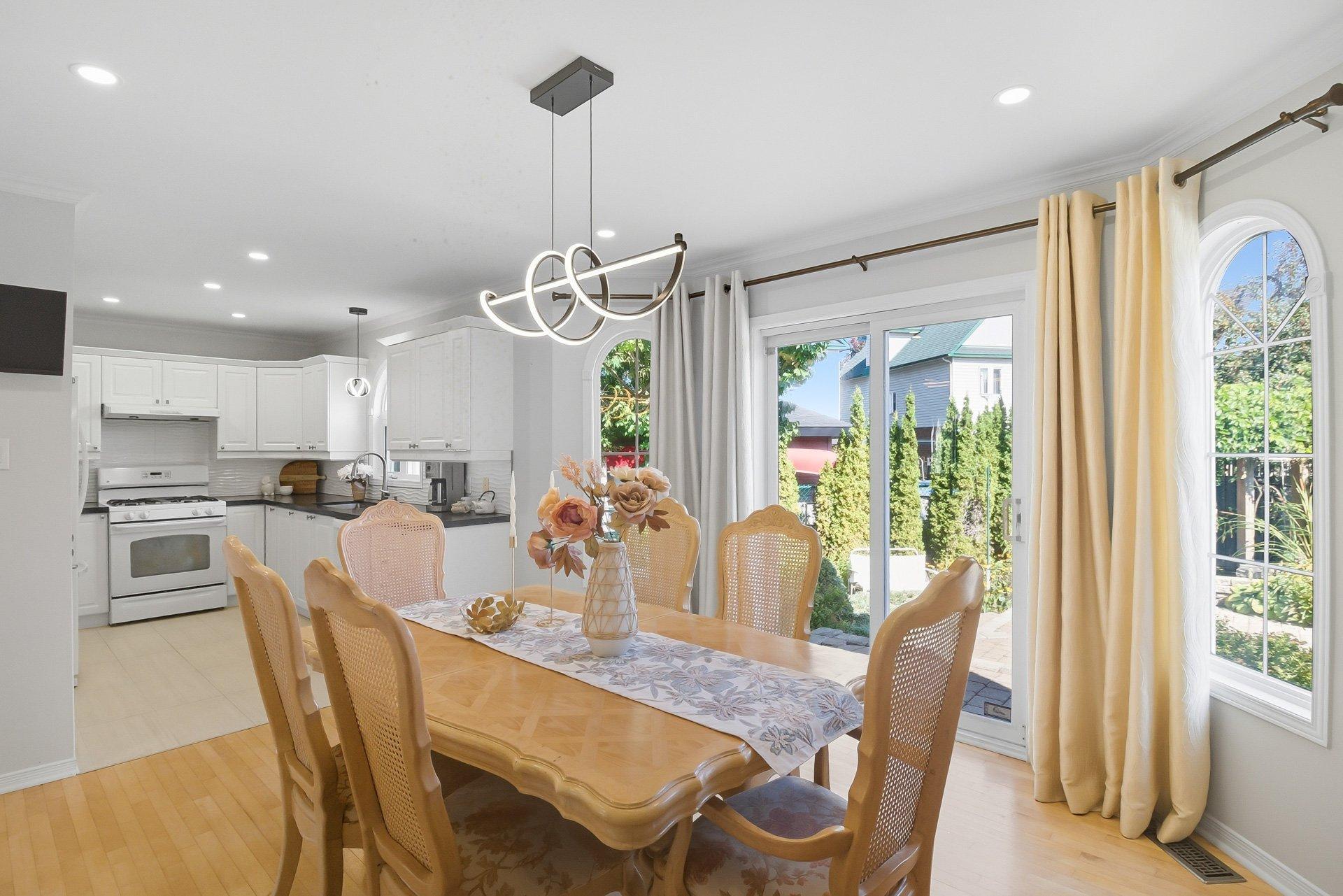 









45


Rue du Firmament

,
Gatineau (Hull),




QC
J9A3J1

