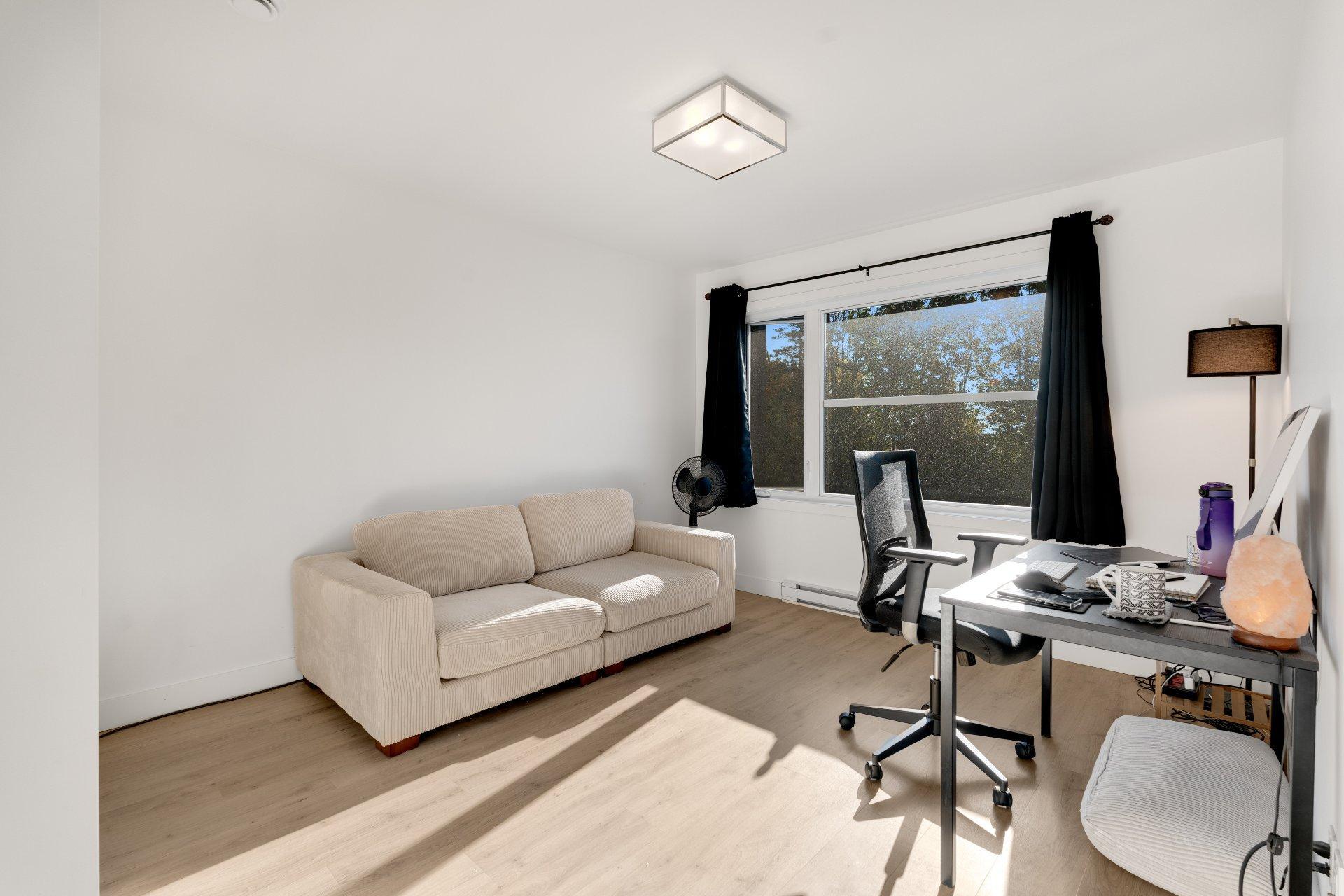









33


Rue Duncan-Bruce

,
Sherbrooke (Lennoxville),




QC
J1M2J2

