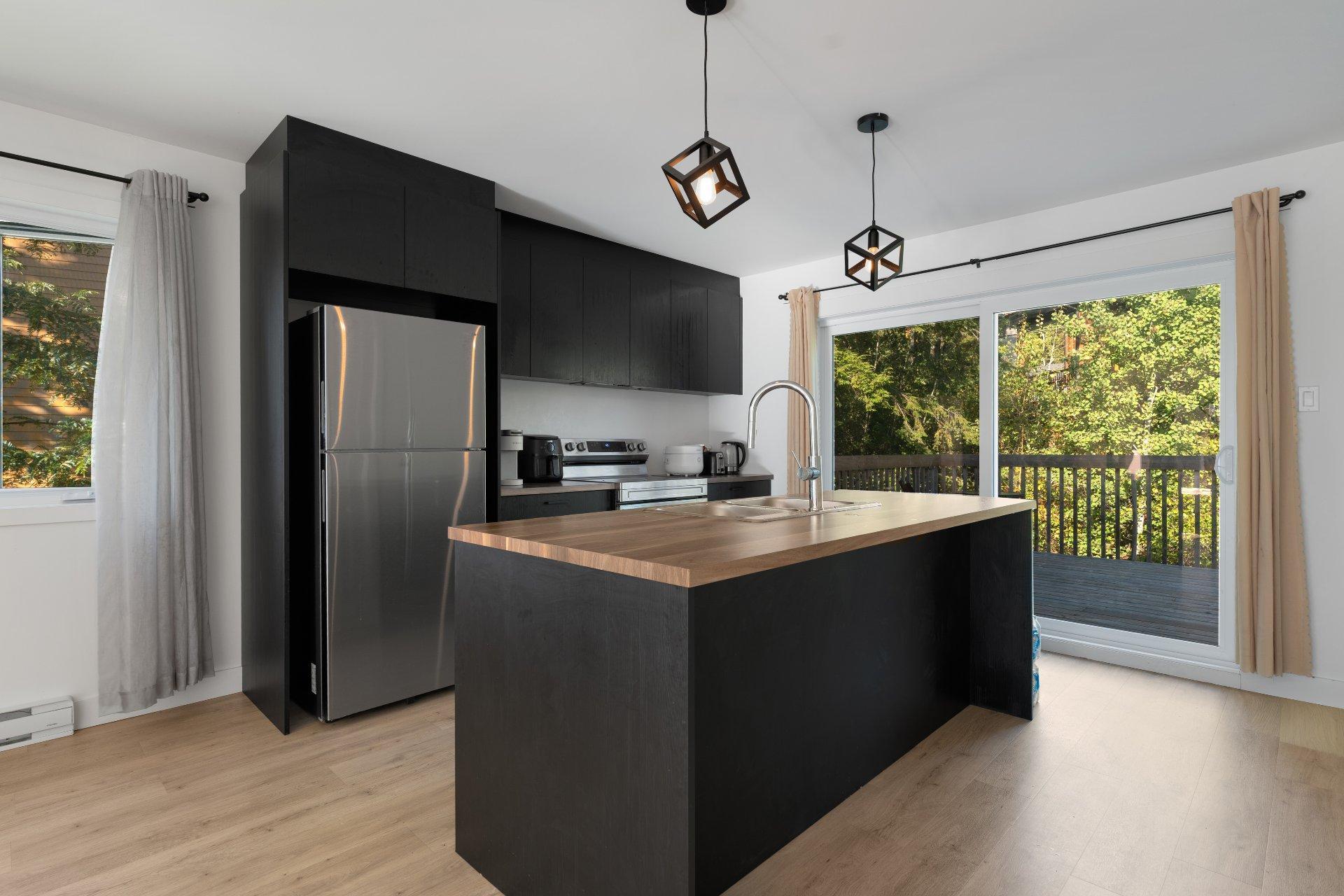 









33


Rue Duncan-Bruce

,
Sherbrooke (Lennoxville),




QC
J1M2J2

