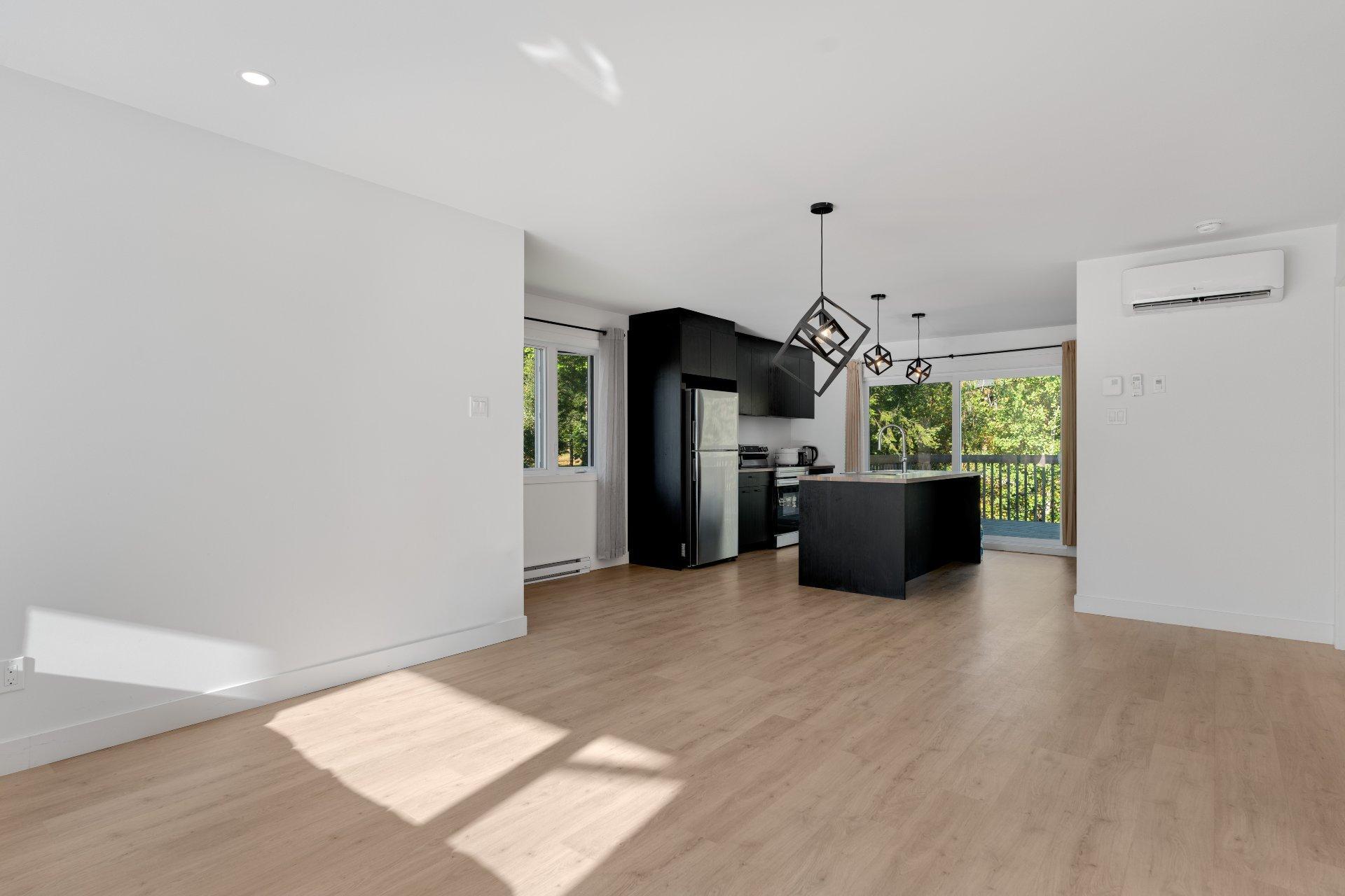 









33


Rue Duncan-Bruce

,
Sherbrooke (Lennoxville),




QC
J1M2J2

