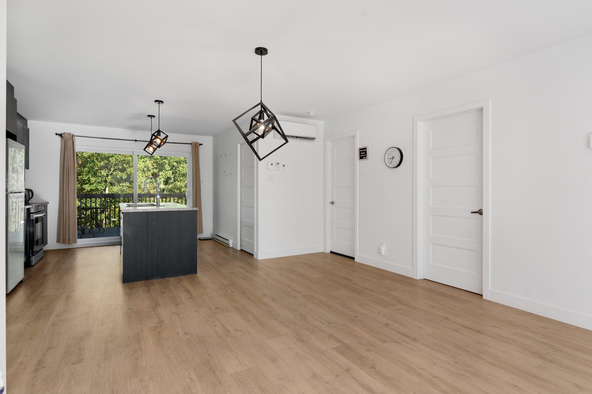









33


Rue Duncan-Bruce

,
Sherbrooke (Lennoxville),




QC
J1M2J2

