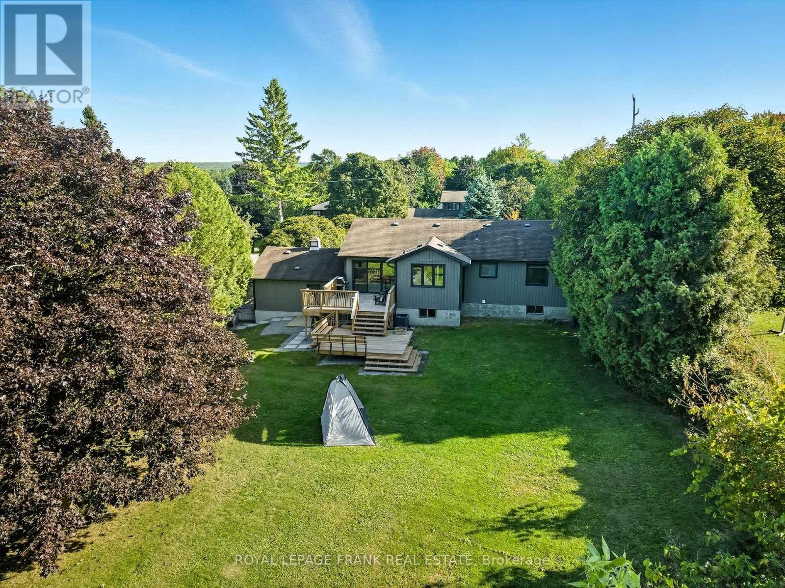 












22 YOUNG STREET

,
Uxbridge,




Ontario
L9P1B9

