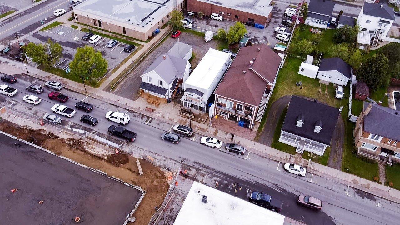 









766

 - 768


Av. de Grand-Mère

,
Shawinigan,




QC
G9T2H7

