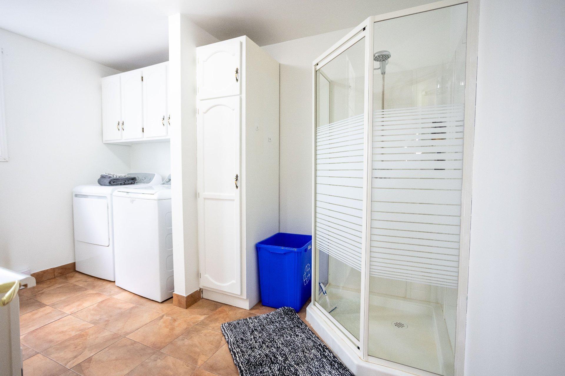 









766

 - 768


Av. de Grand-Mère

,
Shawinigan,




QC
G9T2H7

