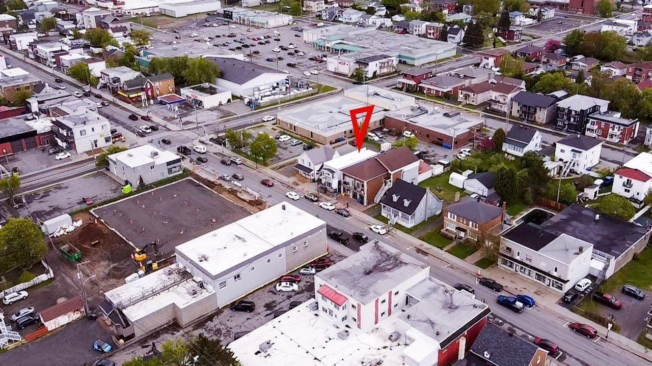 









766

 - 768


Av. de Grand-Mère

,
Shawinigan,




QC
G9T2H7

