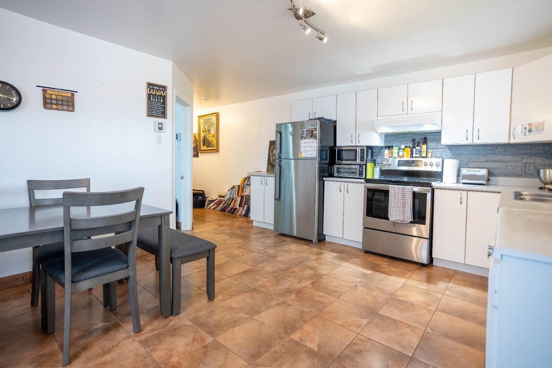 









766

 - 768


Av. de Grand-Mère

,
Shawinigan,




QC
G9T2H7

