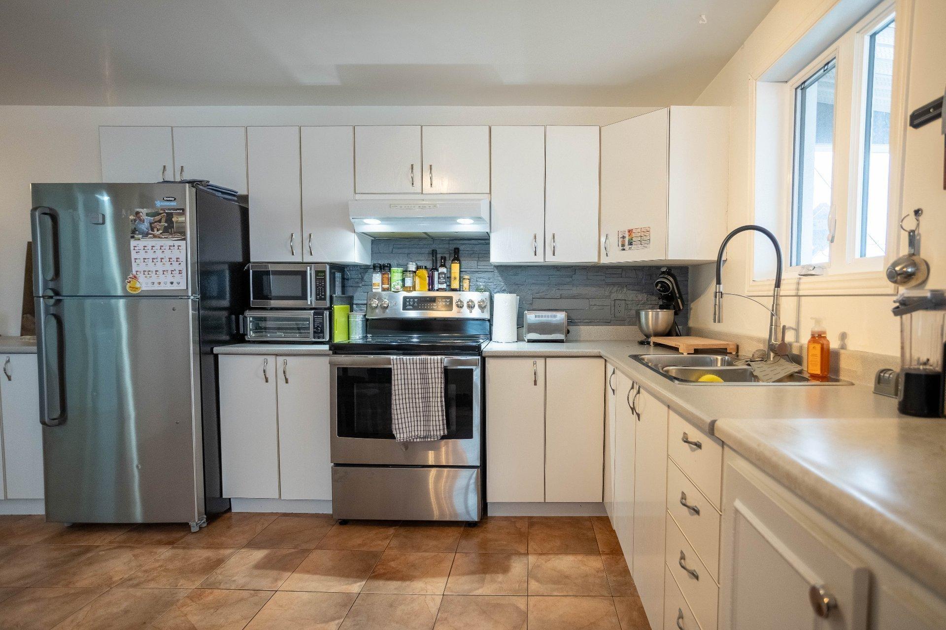 









766

 - 768


Av. de Grand-Mère

,
Shawinigan,




QC
G9T2H7

