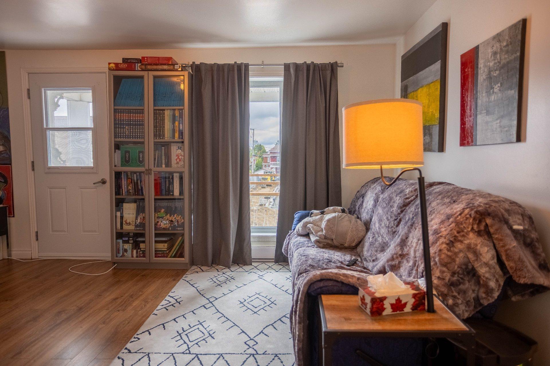 









766

 - 768


Av. de Grand-Mère

,
Shawinigan,




QC
G9T2H7

