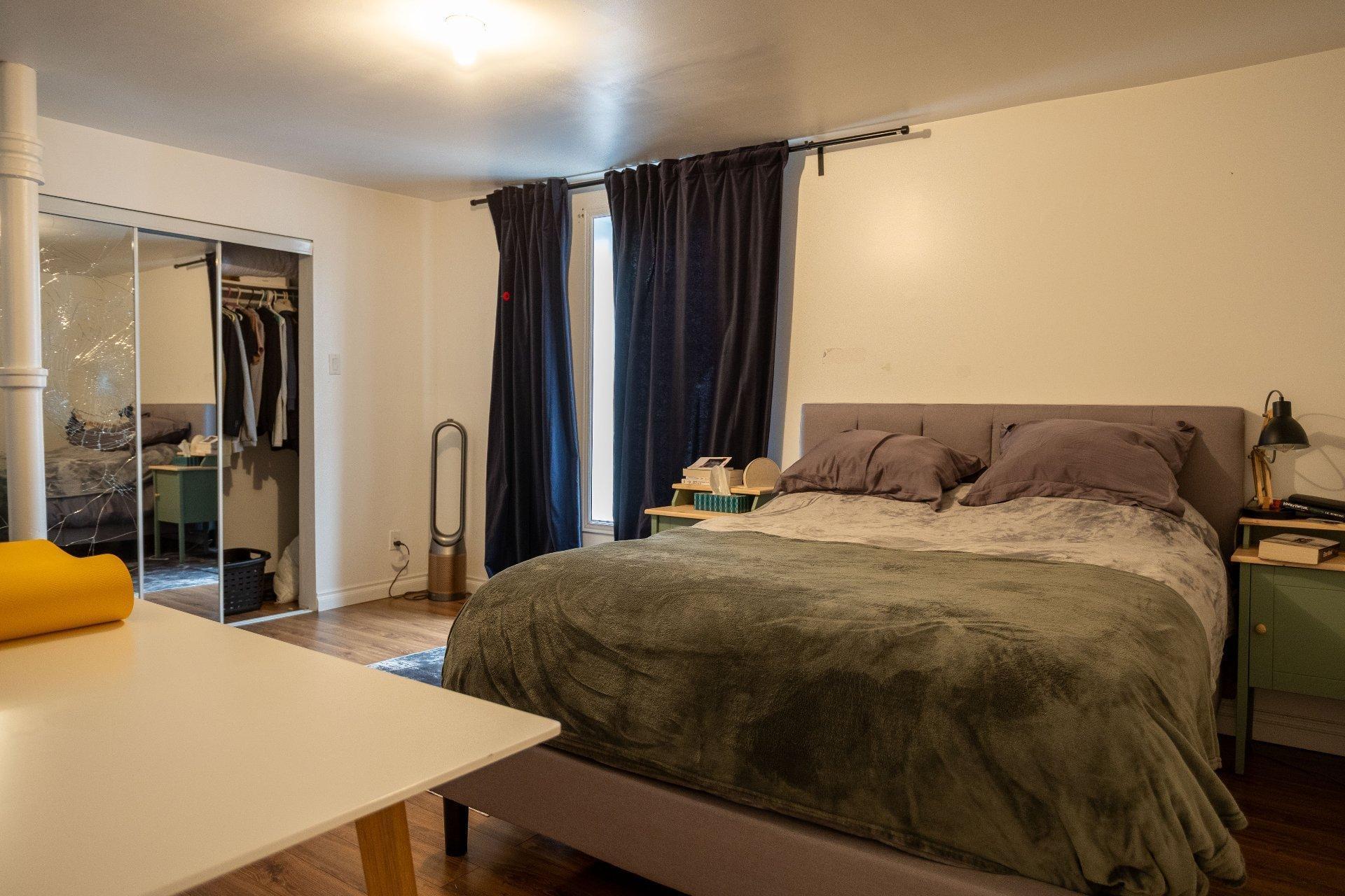 









766

 - 768


Av. de Grand-Mère

,
Shawinigan,




QC
G9T2H7

