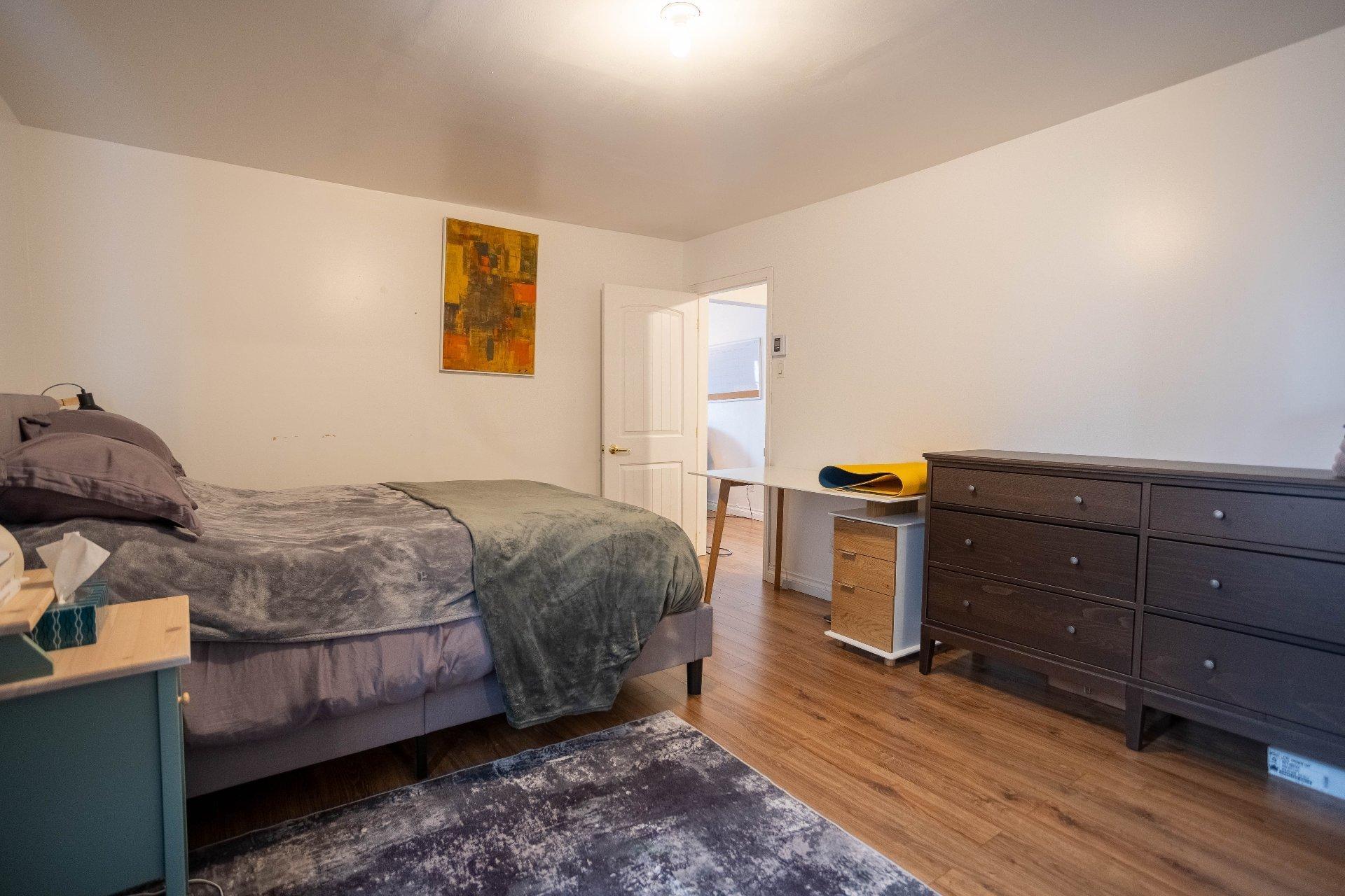 









766

 - 768


Av. de Grand-Mère

,
Shawinigan,




QC
G9T2H7

