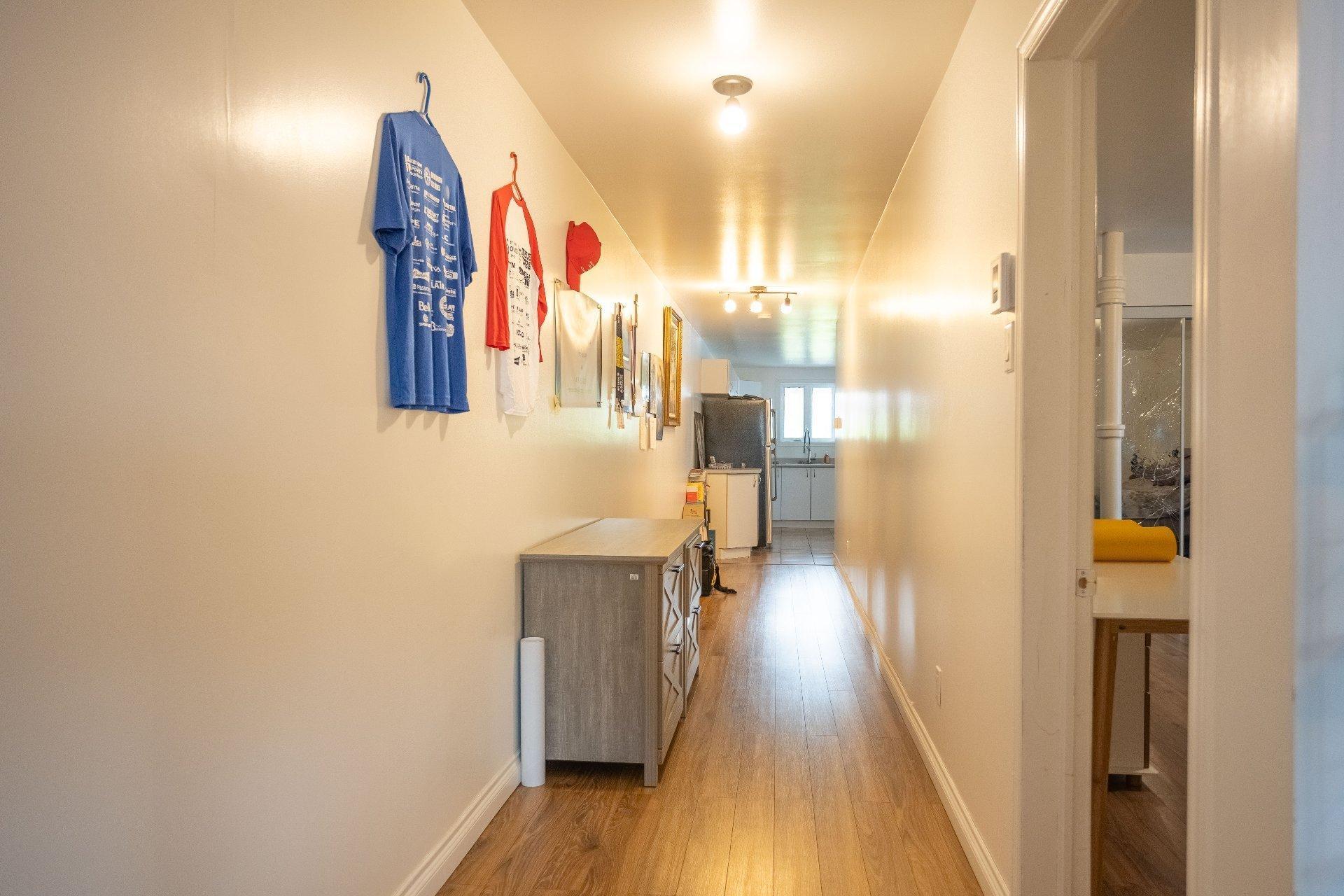 









766

 - 768


Av. de Grand-Mère

,
Shawinigan,




QC
G9T2H7

