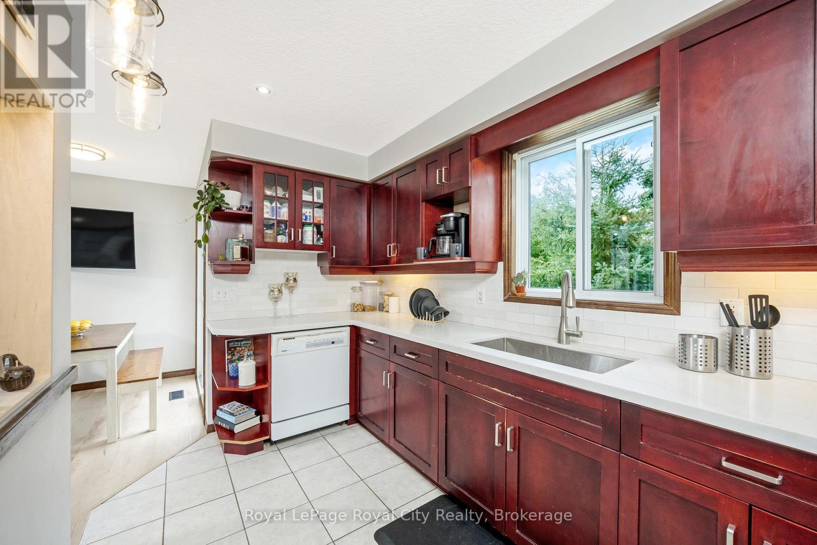 












151 QUEEN STREET

,
Guelph/Eramosa (Rockwood),




Ontario
N0B2K0

