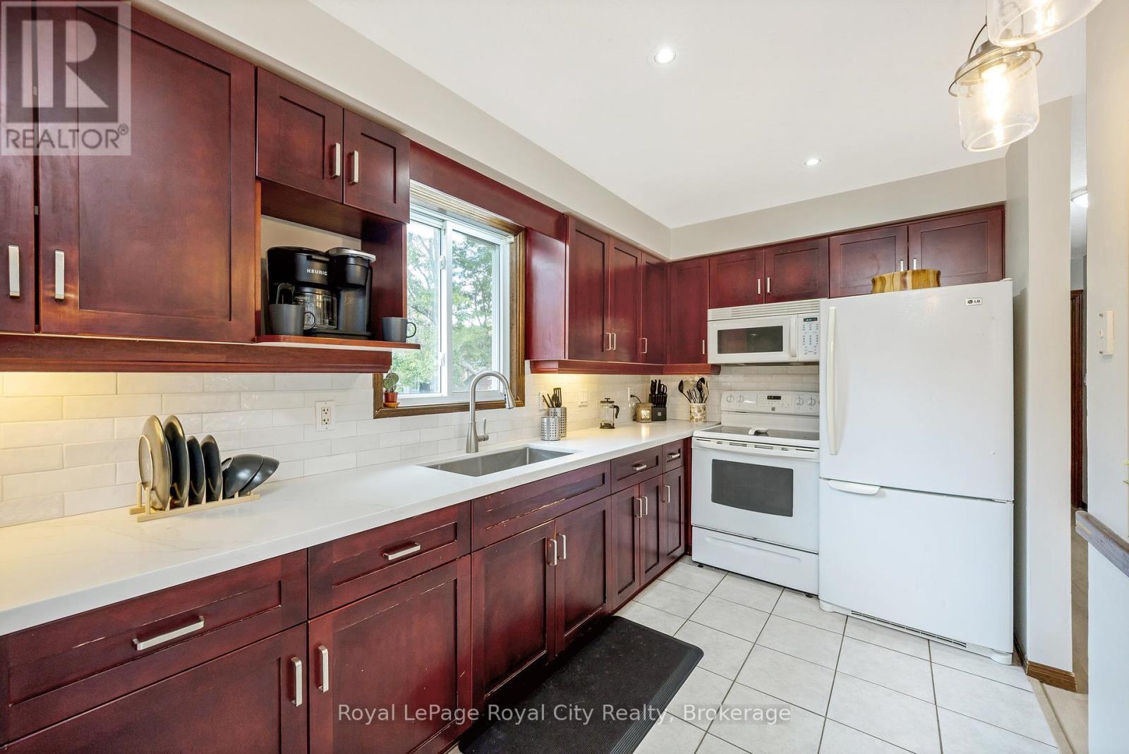 












151 QUEEN STREET

,
Guelph/Eramosa (Rockwood),




Ontario
N0B2K0

