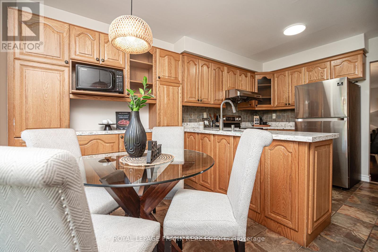 












40 REDHEAD CRESCENT

,
Toronto (Agincourt North),




Ontario
M1V3B4

