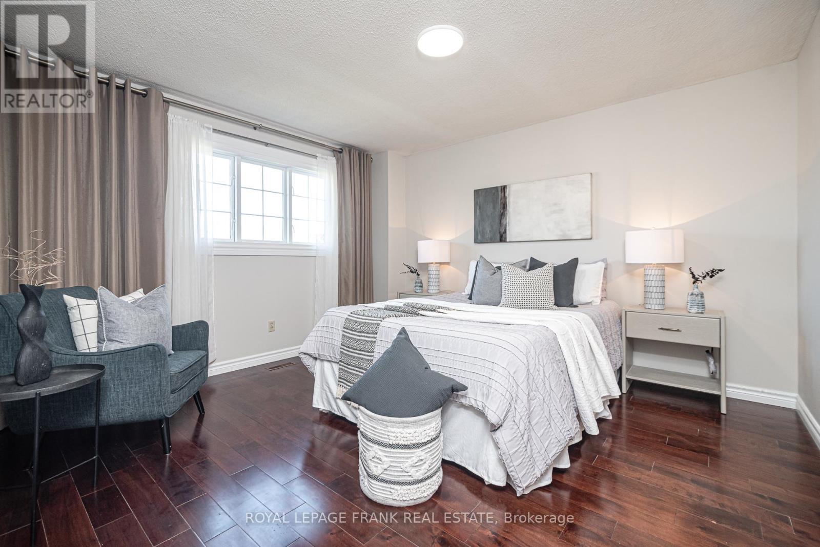 












40 REDHEAD CRESCENT

,
Toronto (Agincourt North),




Ontario
M1V3B4

