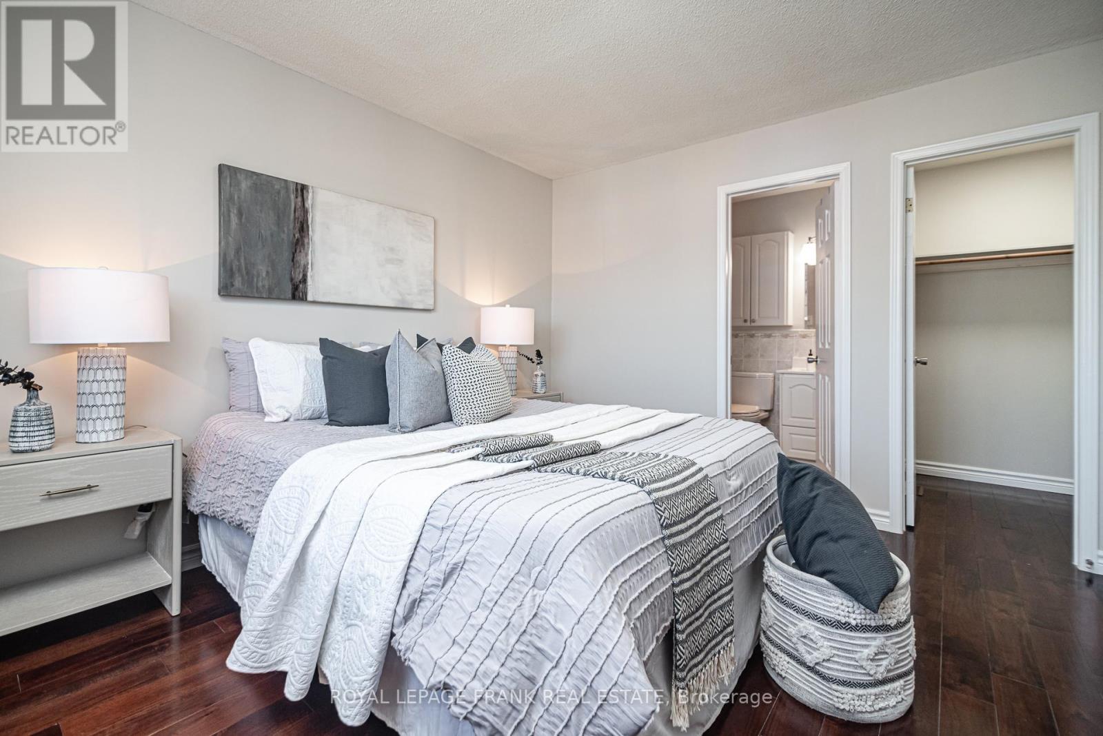 












40 REDHEAD CRESCENT

,
Toronto (Agincourt North),




Ontario
M1V3B4

