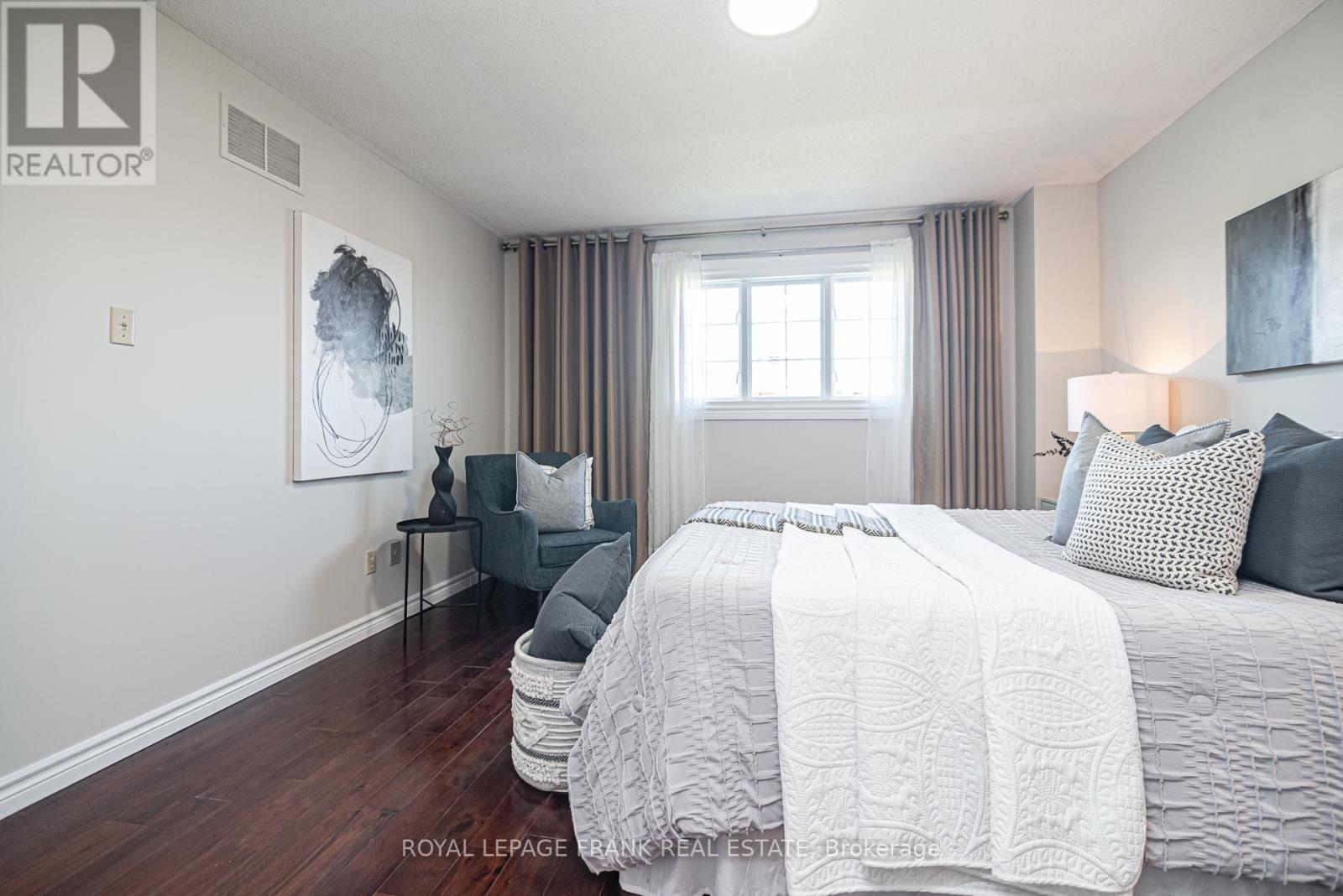 












40 REDHEAD CRESCENT

,
Toronto (Agincourt North),




Ontario
M1V3B4

