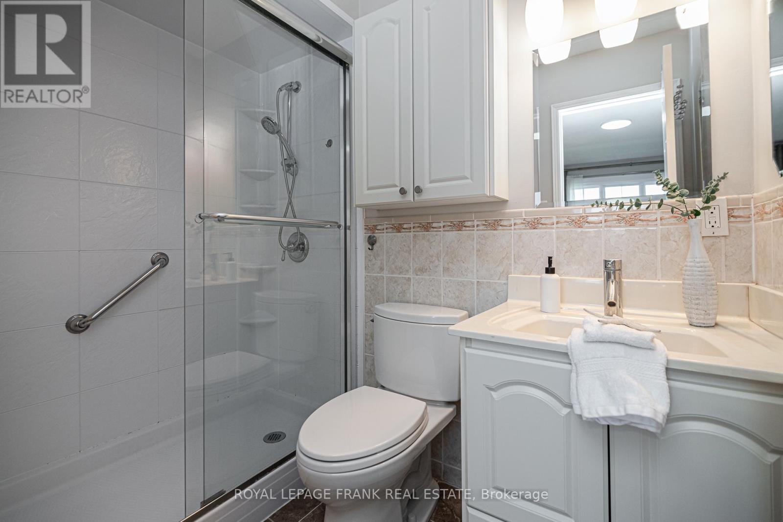 












40 REDHEAD CRESCENT

,
Toronto (Agincourt North),




Ontario
M1V3B4

