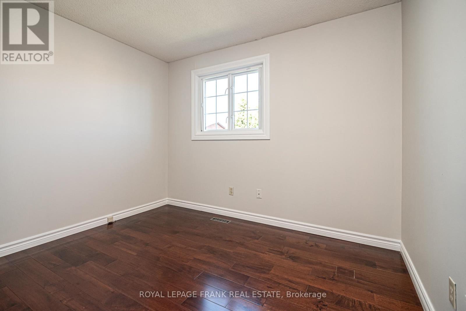












40 REDHEAD CRESCENT

,
Toronto (Agincourt North),




Ontario
M1V3B4

